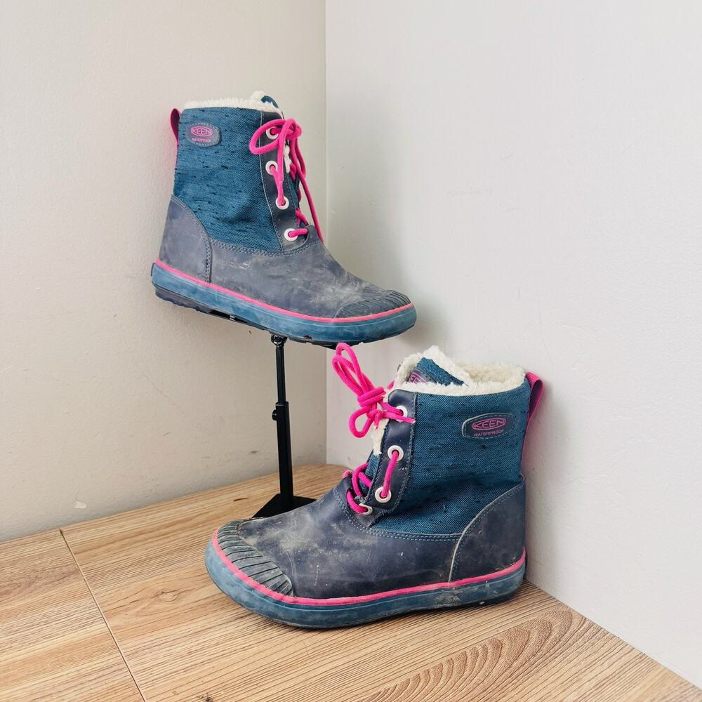 Keen Kids Elsa waterproof snow boots in blue and pink Size 4